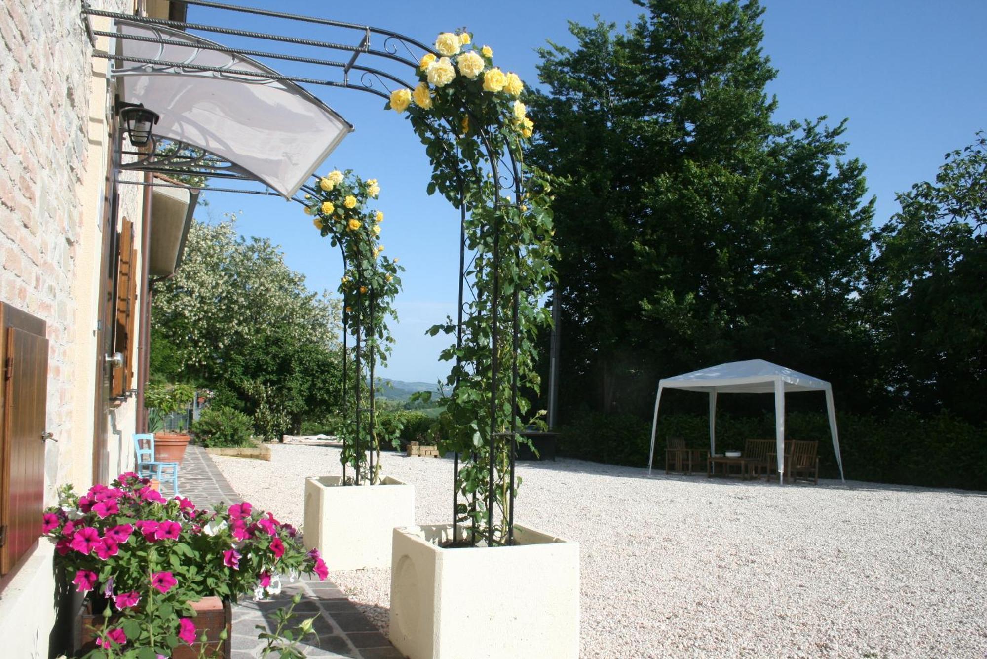 B&B La Fenice Montegridolfo Eksteriør billede